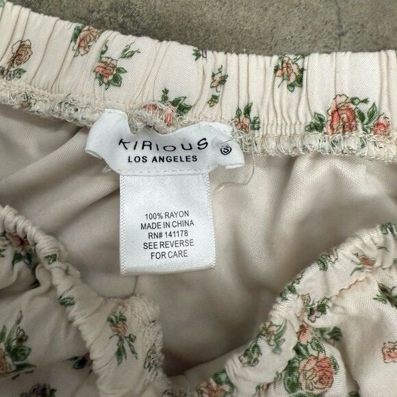 Dainty ruffle ditsy floral coquette flowy shorts - Picture 2 of 4